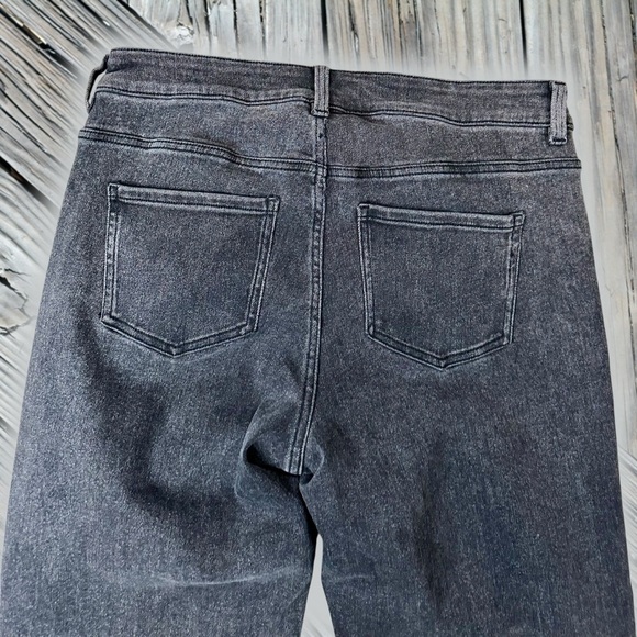 Universal Standard Etta High Rise Straight Leg Jeans 28 Inch in Washed Black 10 - Picture 12 of 16